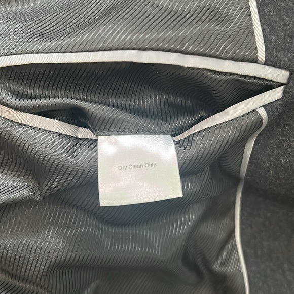 Jos. A. Bank Men's Top Coat 3 Button Size R48 Really Dark Gray front pockets - Picture 10 of 16